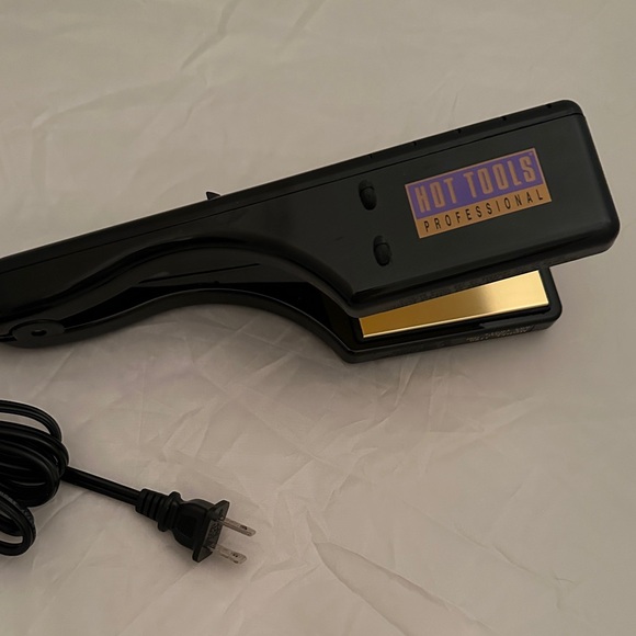 Hot Tools Professional Black and Gold Wide Straightener - Picture 1 of 2